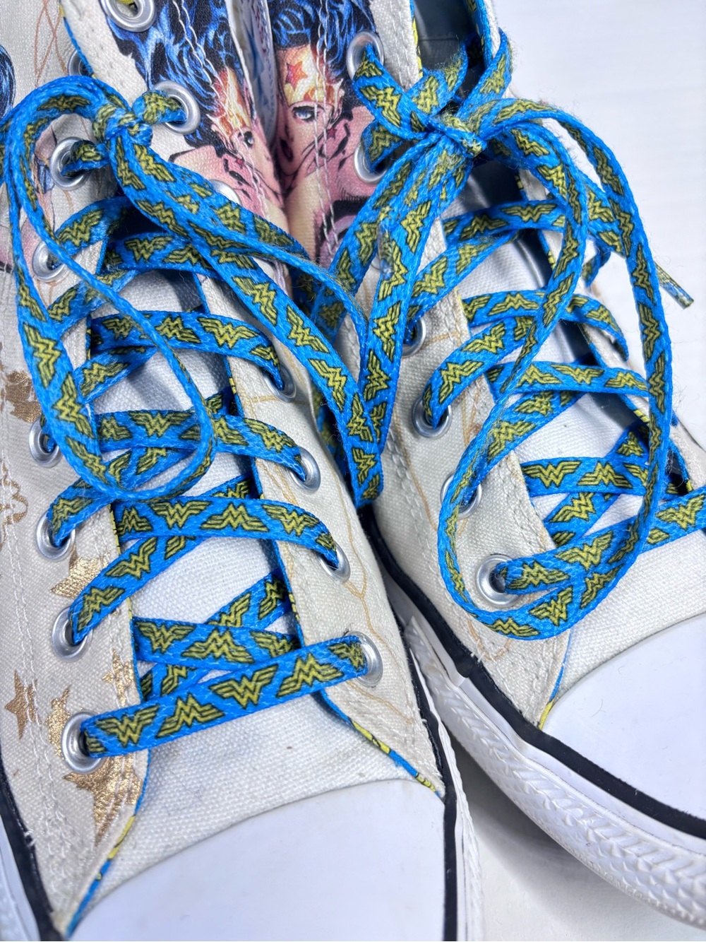 Wonder Woman High-Top Converse Sneakers Women’s 9 Men’s 7 Like New - Picture 5 of 11